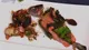 Trucha asada envuelta en hojas de higos con manteca jersey de flores