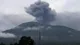 Ascienden a 22 las muertes por la erupción del volcán Marapi, que permanece activo
