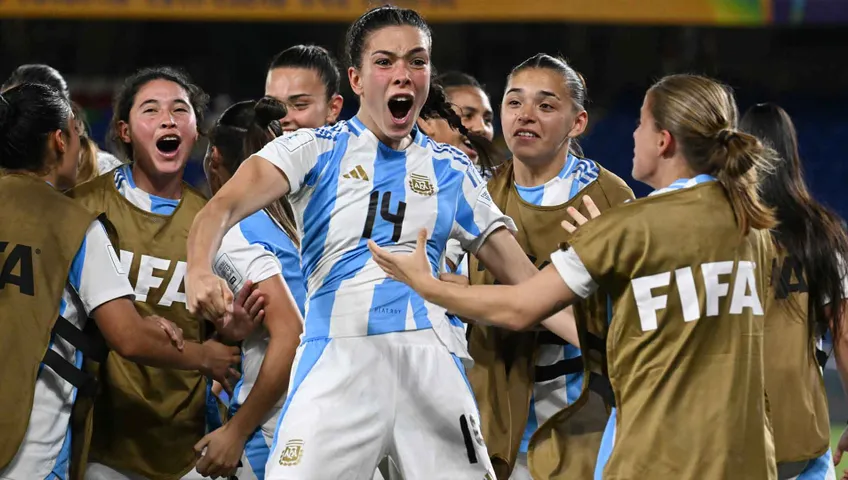 Argentina levantó el nivel, empató 3-3 con Países Bajos y sigue con chances