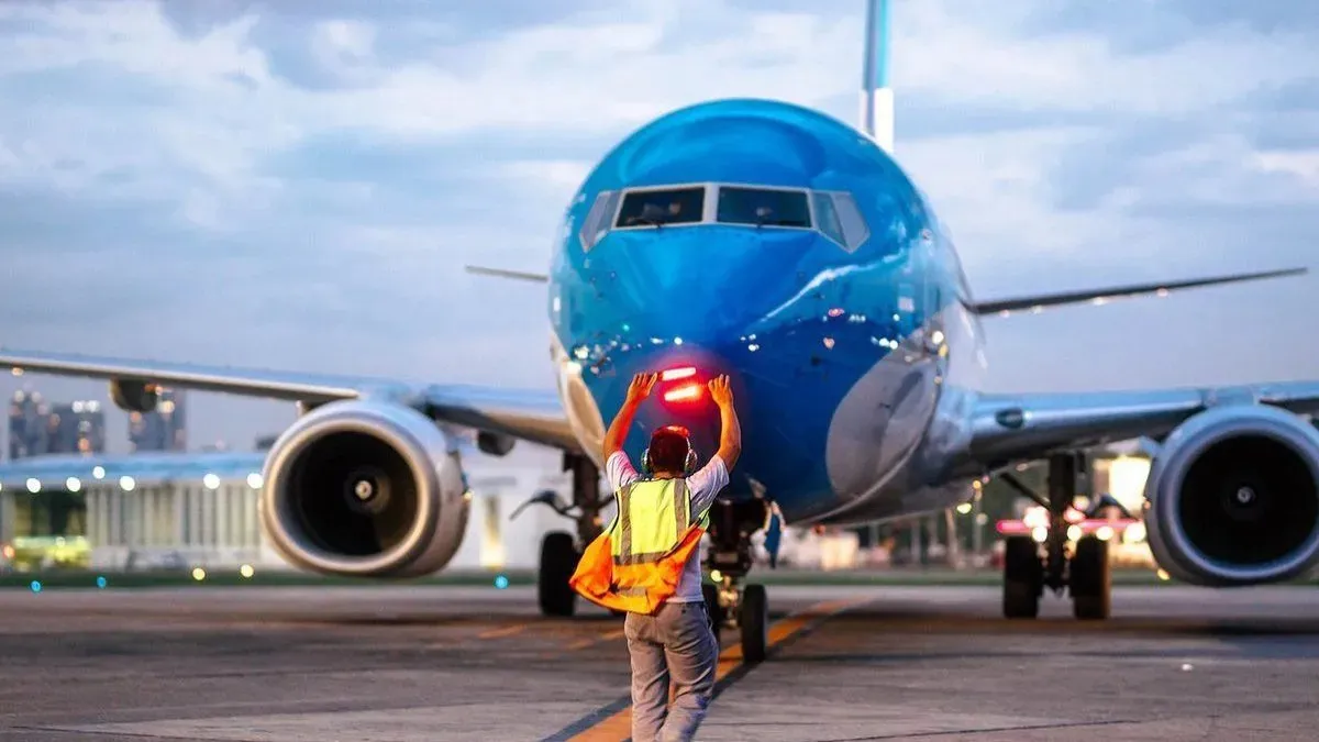 Aerolíneas Argentinas informó que se "cerró el conflicto" con los gremios aeronáuticos