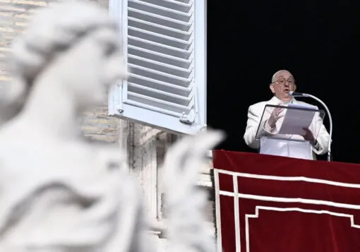 "Basta colonizzare i popoli con le armi"