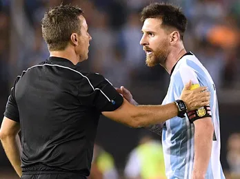 Messi sancionado por cuatro fechas, no juega ante Bolivia