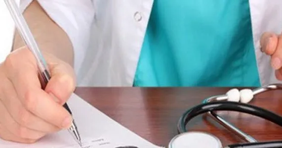 Médicos venezolanos comienzan a ejercer en hospitales de la provincia