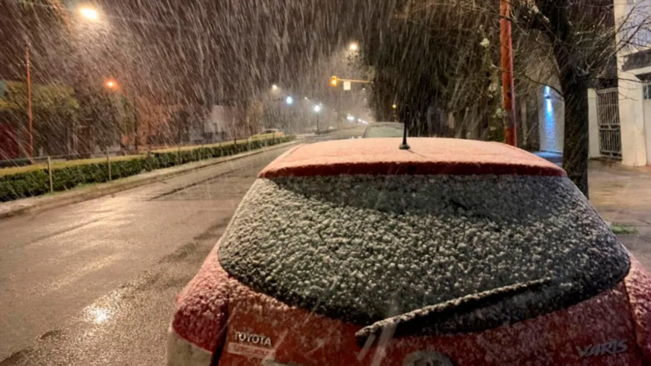 Nevó en la provincia de Buenos Aires y se espera que la ola polar continúe toda la semana