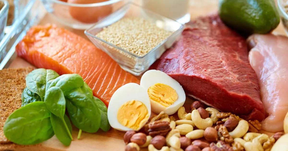 ¿Qué le pasa al cuerpo cuando se consumen muchas proteínas?