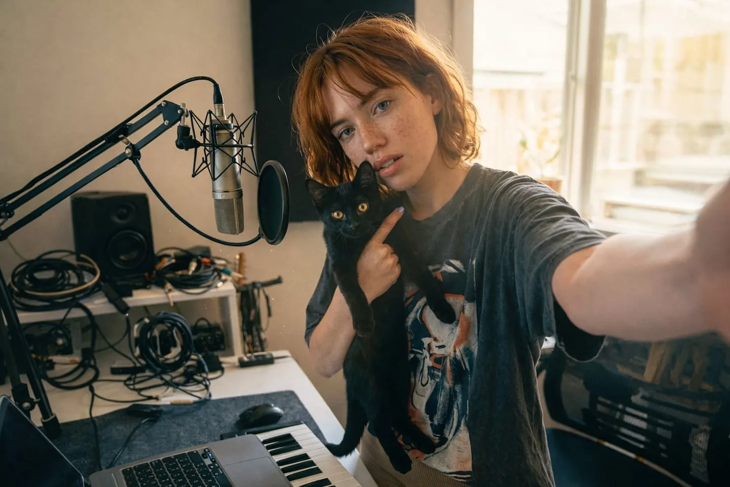 Lumi-7, la cantante creada íntegramente con inteligencia artificial