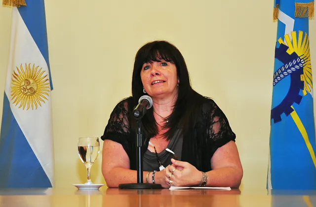 La Justicia embargó parte del sueldo a la diputada Dufour  y los depósitos que posee en el Banco del Chubut