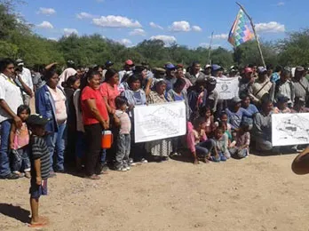 Protesta Wichi Entrega de Tierras - Zenono González