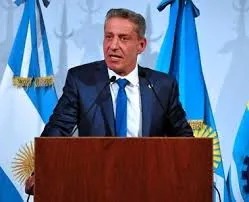 Arcioni preside en Comodoro Rivadavia el acto central  por el 110º aniversario del descubrimiento del Petróleo