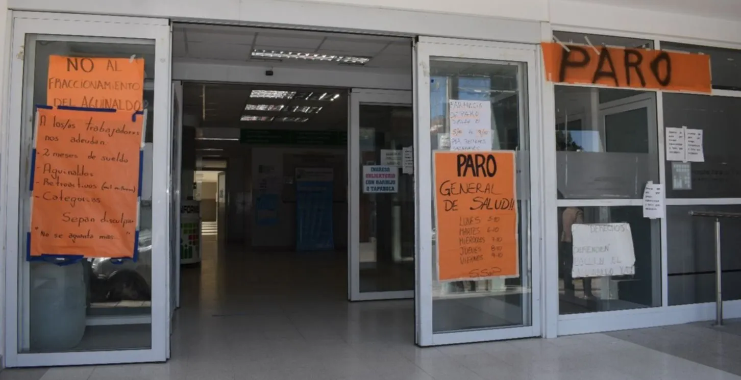 Trabajadores de Salud iniciaron un paro por 120 horas.