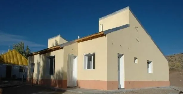 Personal del Instituto Provincial de la Vivienda visitan la localidad.