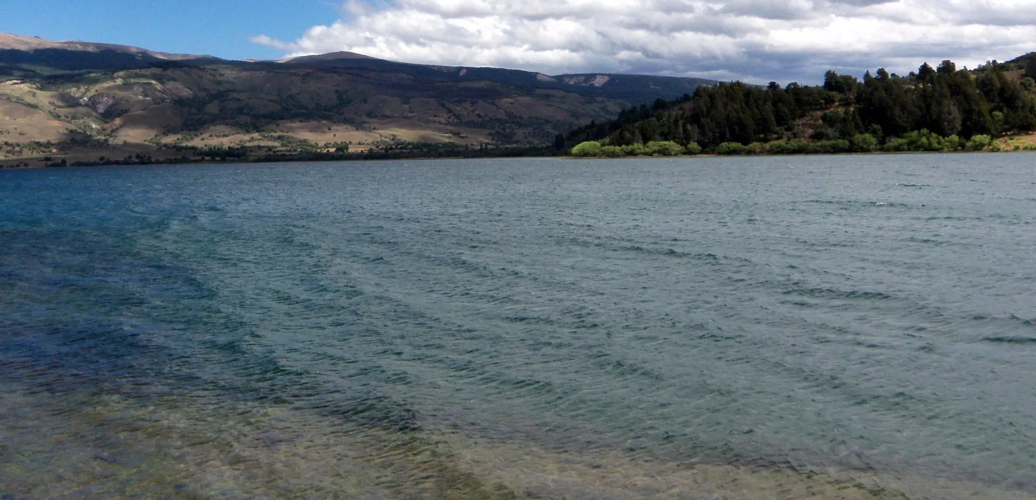 Investigan el fallecimiento de dos personas en Lago Rosario