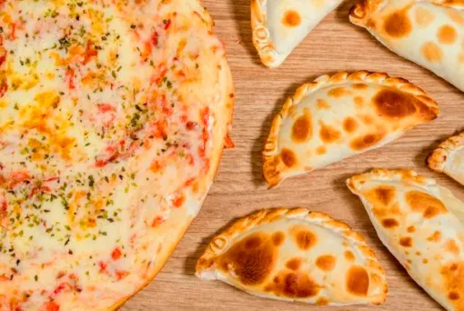 La noche de la pizza y la empanada