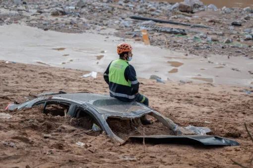 El testimonio del argentino que ayuda a reconstruir hogares en Valencia tras la DANA