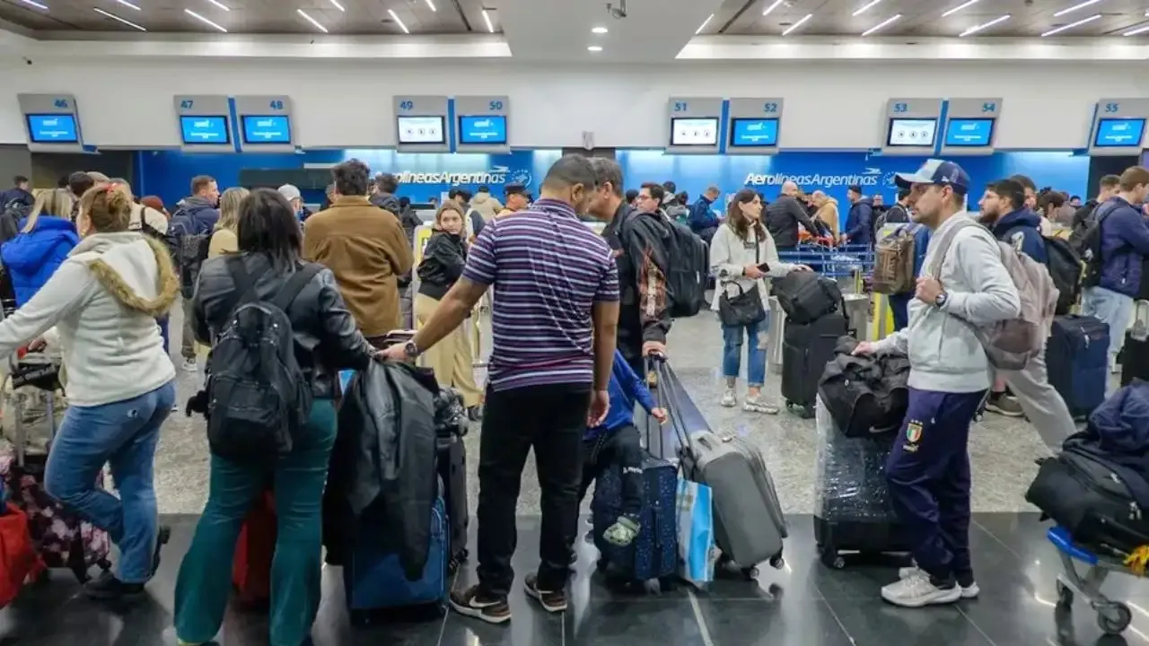 En los cinco fines de semana largos de 2025 viajaron por el país 8,8 millones de turistas