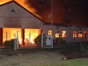 Escuela incendiada de Presidencia de la Plaza - Chaco