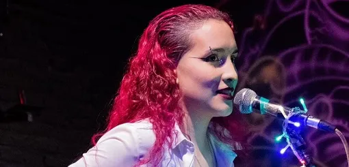 Casandra Molinari presenta su música en Somos Nosotros