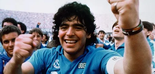 Maradona, Larrea y La guerra de los mundos