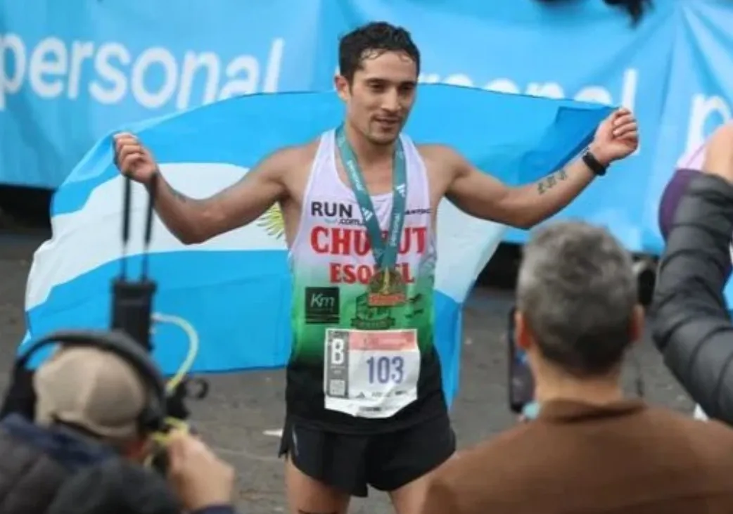 El mejor argentino en la Maratón de Buenos Aires 2025 cuenta su "Historia que corre"
